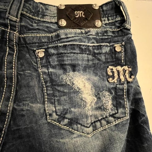 Miss Me Low Rise Embellished Embroidered Boot Jeans - Picture 13 of 14